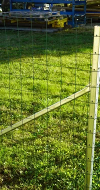 Clôture de chasse grand linéaire montée avec le système de piquets acier gamme CL SLPA